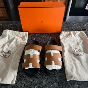 Hermes Chypre Sandal Tan/Gold 37.5 NIB w Receipt